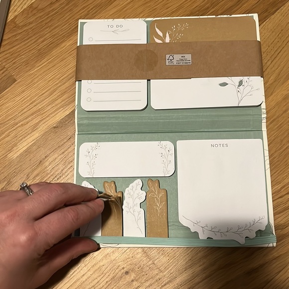 Notebook, Pen & Sticky Tab set - Picture 14 of 14